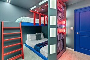 5 bedrooms, iron/ironing board, WiFi, bed sheets - Last Minute Disney Getaway! Private Pool & Themed Bedrooms. Book Now! #147475 (Orlando)