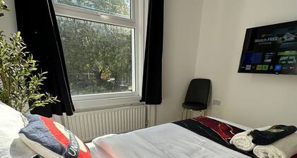 Modern 2-Bedroom Apartment North Paddington City of Westminster