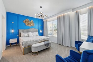 5 bedrooms, iron/ironing board, WiFi, bed sheets