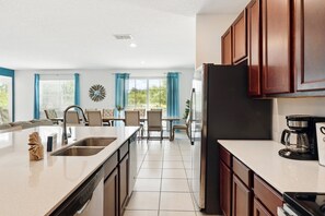 Fridge, microwave, oven, stovetop - Last Minute Disney Getaway! Private Pool & Themed Bedrooms. Book Now! #147907 (Orlando)