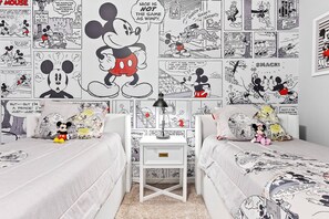 5 bedrooms, iron/ironing board, WiFi, bed sheets