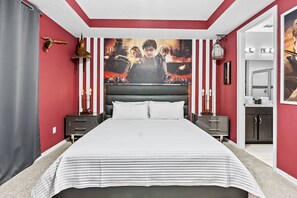 5 bedrooms, iron/ironing board, WiFi, bed sheets - Solara Resort 323 - Five Bedroom House, Sleeps 10 (Orlando)