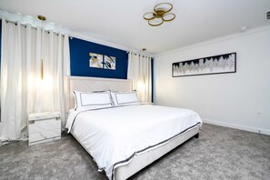 4 bedrooms, iron/ironing board, WiFi, bed sheets