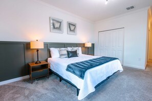 5 bedrooms, iron/ironing board, WiFi, bed sheets - Last Minute Disney Getaway! Private Pool & Themed Bedrooms. Book Now! #148377 (Orlando)