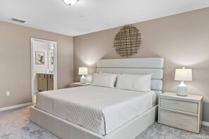 5 bedrooms, iron/ironing board, WiFi, bed sheets - Windsor Cay 112 - Five Bedroom House, Sleeps 11 (Orlando)