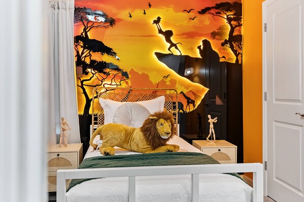 5 bedrooms, iron/ironing board, WiFi, bed sheets