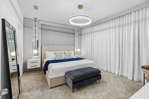 6 bedrooms, iron/ironing board, WiFi, bed sheets