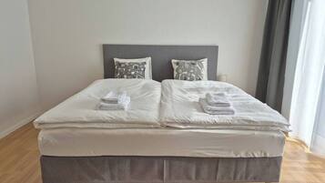 3 Schlafzimmer, BĂŒgeleisen/BĂŒgelbrett, Reisekinderbett, kostenloses WLAN
