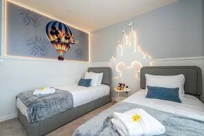 5 habitaciones, tabla de planchar con plancha, wifi y ropa de cama 