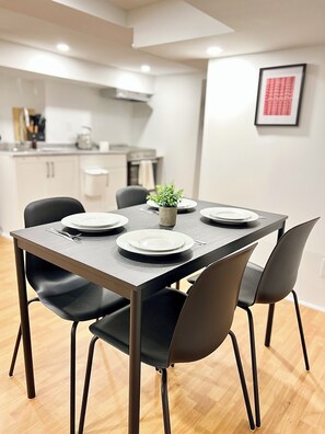 Dining - Modern Upper Beaches Home - 2min from Subway Station - Cozy home away from home (Toronto)