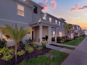 Exterior - 4 Bedrooms / 3 Bathrooms / Storey Lake (4821DS) (Kissimmee)