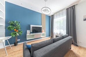 Smart TV, books