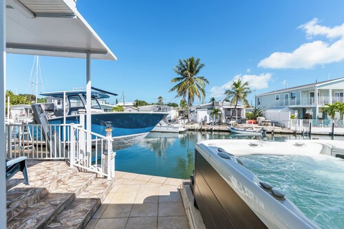 Keys Getaway on a canal with Great Views