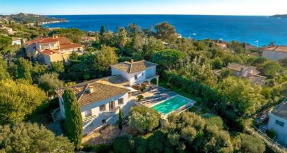 Luxury villa with infinity pool Sea view on the Gulf of Saint Tropez