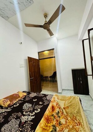 3 室のベッドルーム、WiFi、ベッドシーツ