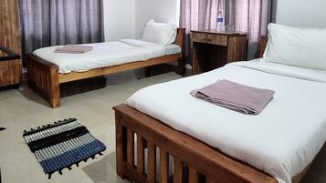 4 bedrooms, WiFi, bed sheets