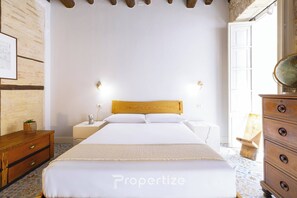 2 chambres, fer et planche à repasser, Wi-Fi gratuit, draps fournis
