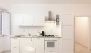 Geladeira, fogão, cooktop, lava-louças