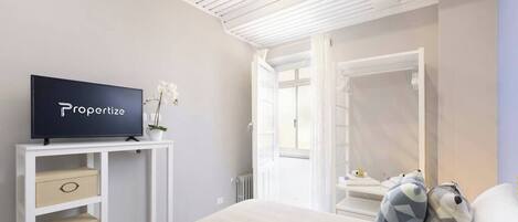 4 soverom, strykejern/-brett, wi-fi (inkludert) og sengetøy