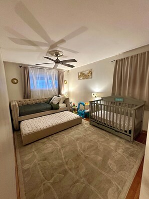 4 chambres, fer et planche à repasser, Wi-Fi gratuit, draps fournis