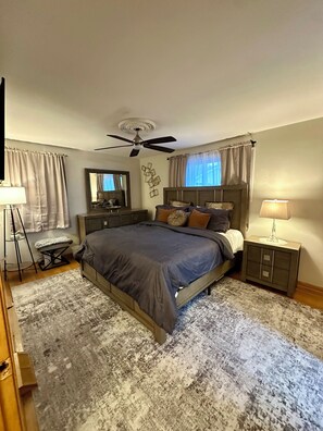 4 bedrooms, iron/ironing board, free WiFi, bed sheets