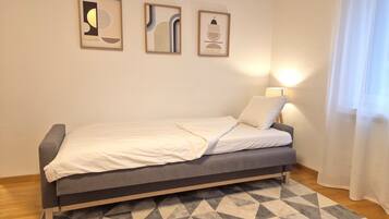 1 bedroom, iron/ironing board, travel cot, free WiFi