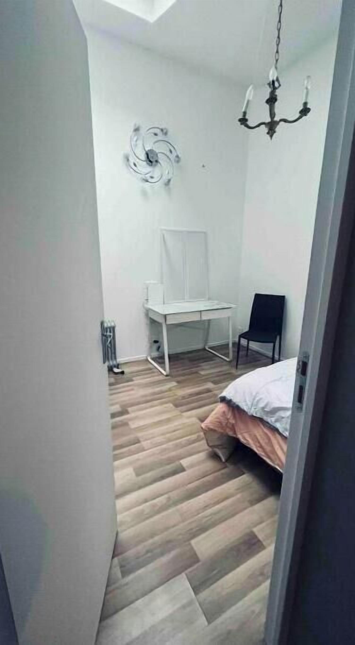 1 多间卧室、WiFi、床单