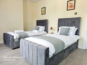 5 Schlafzimmer, Bügeleisen/Bügelbrett, Internetzugang, Bettwäsche