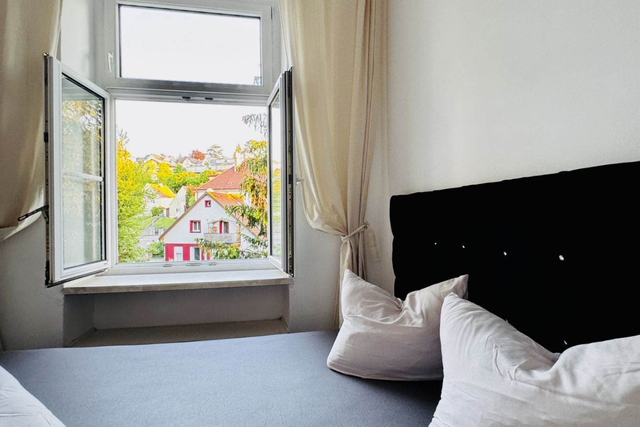 2 bedrooms, iron/ironing board, bed sheets