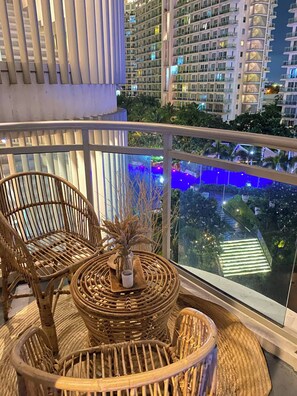 Condo, 2 Bedrooms, Balcony, Garden View | Balcony - Azure Staycations by M&M 1 (Parañaque)