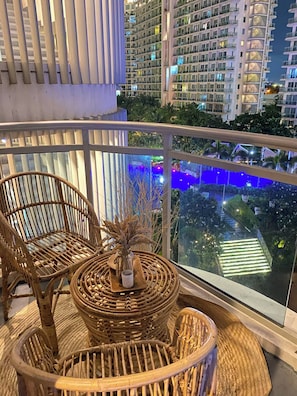 Condo, 2 Bedrooms, Balcony, Garden View | Balcony - Azure Staycations by M&M 1 (Parañaque)