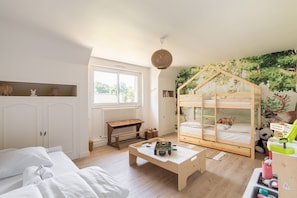 6 Schlafzimmer, Bügeleisen/Bügelbrett, kostenloses WLAN, Bettwäsche