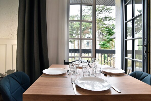 تناول الطعام