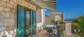 Villa Alta Nova Topici