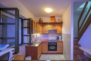 Micro-ondas, fogão, cooktop, lava-louças