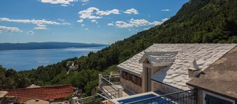 Villa Alta Nova Topici