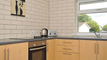 Cookware/dishes/utensils