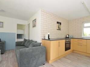 Interior - 4 Rosecraddoc Lodge Holiday Bungalows (Liskeard)