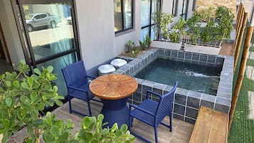 Comfort Apartment, Courtyard View | Terrace/patio