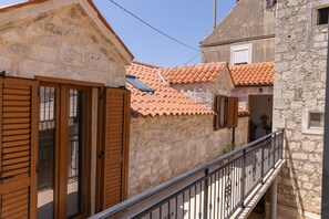 House, 3 Bedrooms | Courtyard view