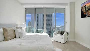 Condo, 2 Bedrooms, Kitchen, Beach View | Iron/ironing board, free WiFi