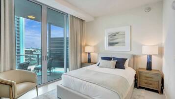 Condo, 2 phòng ngủ, bếp, quang cảnh biển | Bàn ủi/dụng cụ ủi quần áo, truy cập Internet không dây miễn phí