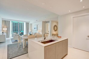 Condo, 2 Bedrooms, Kitchen, Ocean View | Private kitchen
