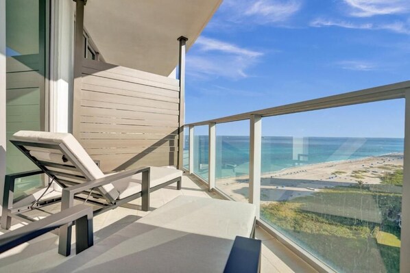 Condo, 2 Bedrooms, Kitchen, Beach View | Balcony