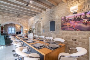 Villa, 6 Bedrooms, Smoking, Private Pool | In-room dining