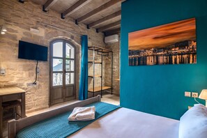 Villa, 6 chambres, fumeurs, piscine privée | 6 chambres, Wi-Fi gratuit