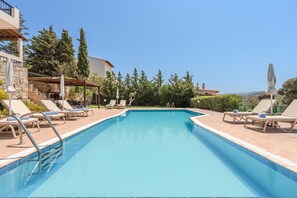 Outdoor pool - Harmony Villa (Rethymno)