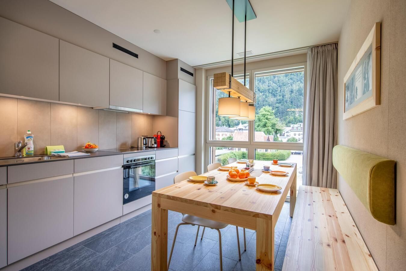 Four, lave-vaisselle, cafetière/bouilloire