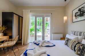Vil·la, diversos dormitoris, fumadors, piscina privada | 8 dormitoris, habitacions insonoritzades i bressols gratuïts