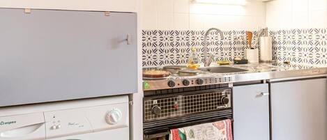 Fridge, microwave, oven